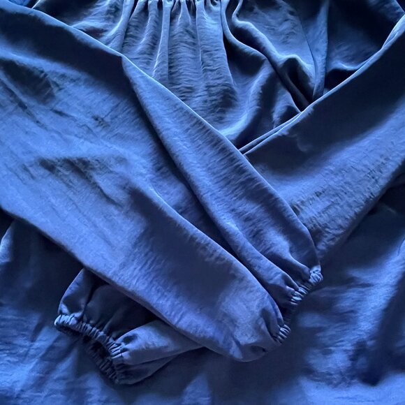 Flowy Lightweight Round Neck Long Sleeves Blouse 1X - Picture 4 of 4